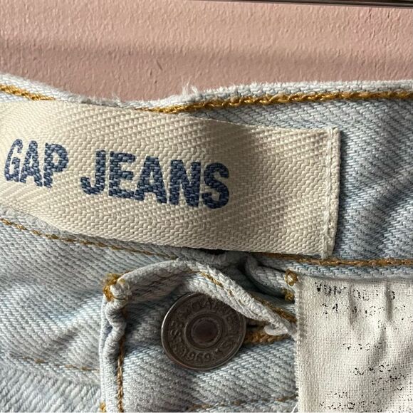 Vintage Y2K Gap Low Rise Light Wash Blue Wide Hemmed Flared Jean 28" Waist GUC - Picture 9 of 15